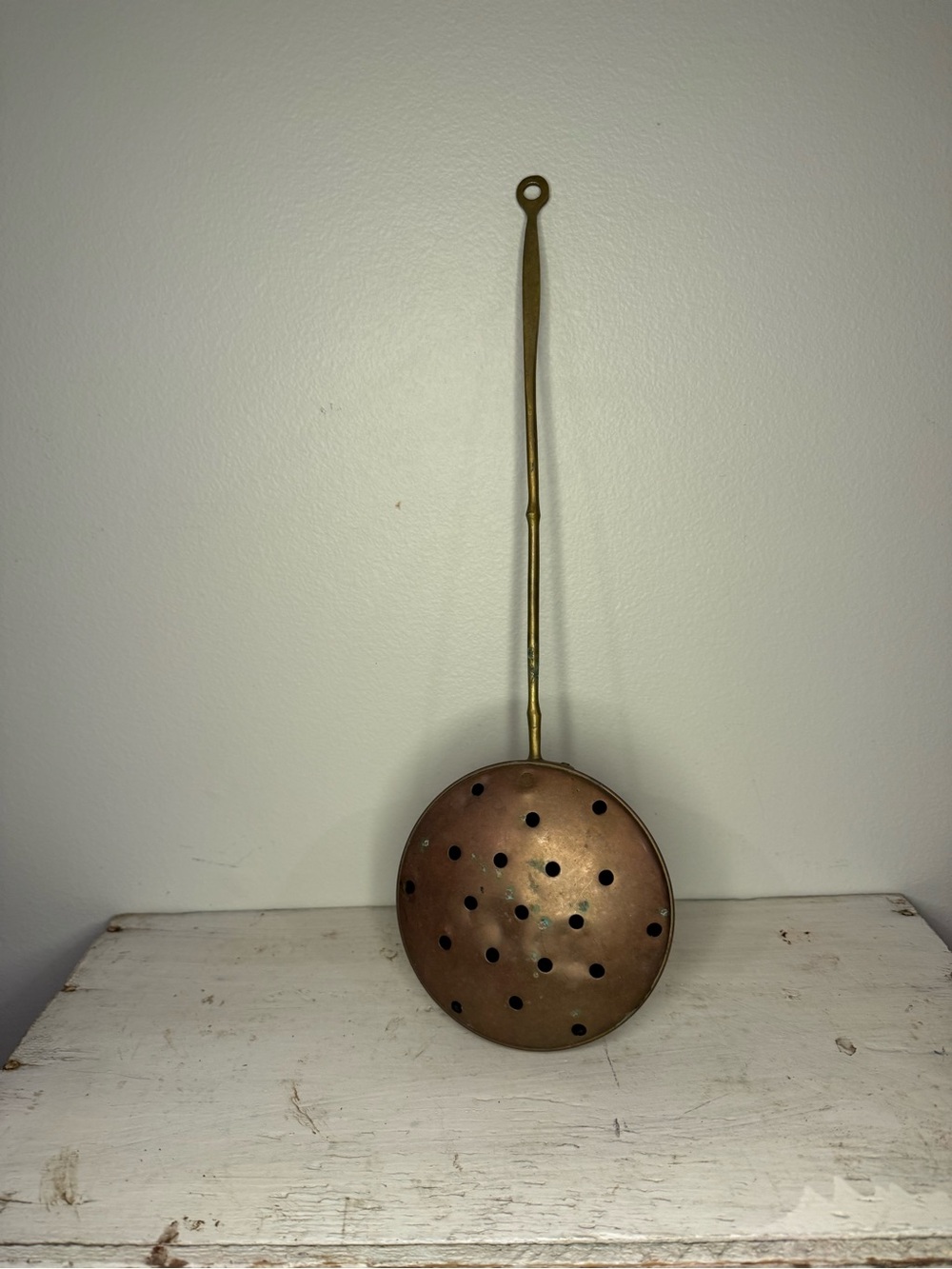 VTG Brass Bed Warmer w/ Pierced Lid – Colonial Fireplace Decor – Wall Hanging